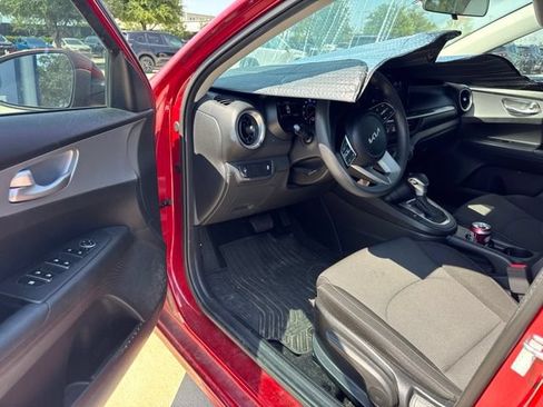 Used 2023 Kia Forte LXS FWD image 10