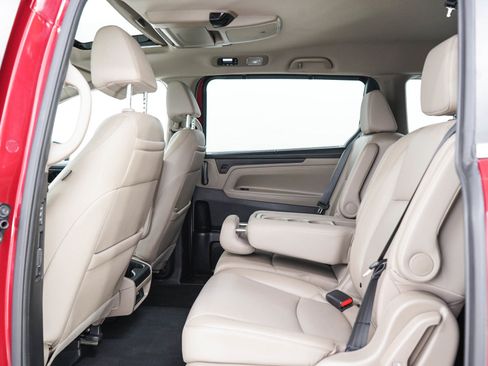 Used 2023 Honda Odyssey Touring image 16