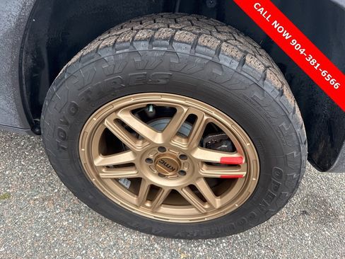 Used 2016 Jeep Cherokee Limited image 23