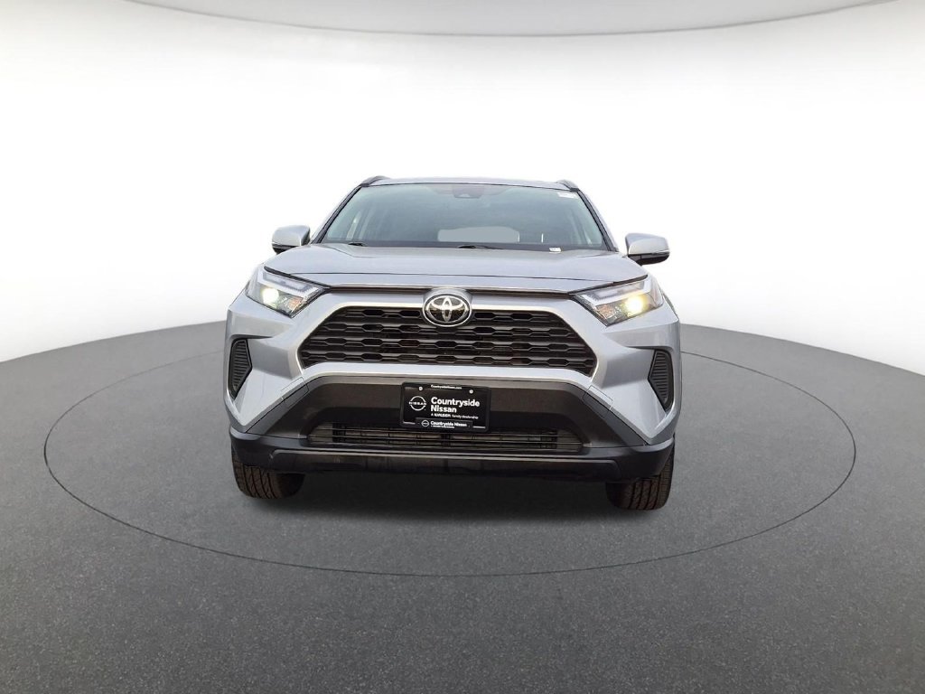 Used 2025 Toyota RAV4 XLE AWD/4WD image 2