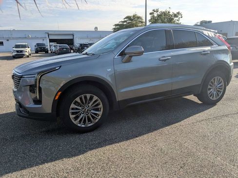Used 2024 Cadillac XT4 Premium Luxury FWD image 8
