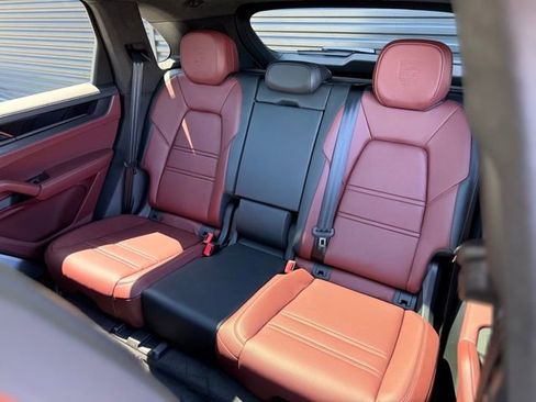 New 2025 Porsche Cayenne GTS AWD/4WD image 23