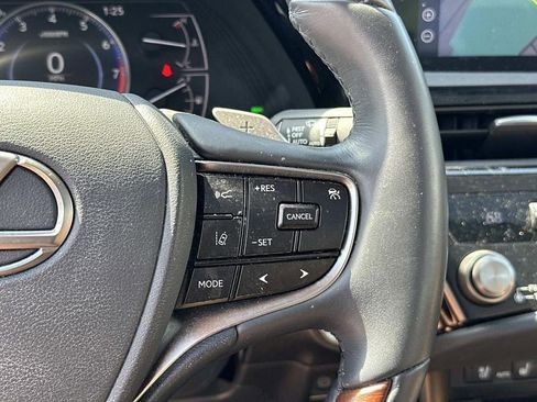 Used 2022 Lexus ES 350 Ultra Luxury w/ Accessory Package 2 FWD image 23