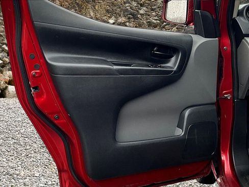 Used 2019 Nissan NV200 SV w/ Navigation Package image 21