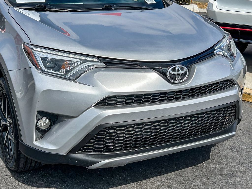 Used 2016 Toyota RAV4 SE FWD image 6
