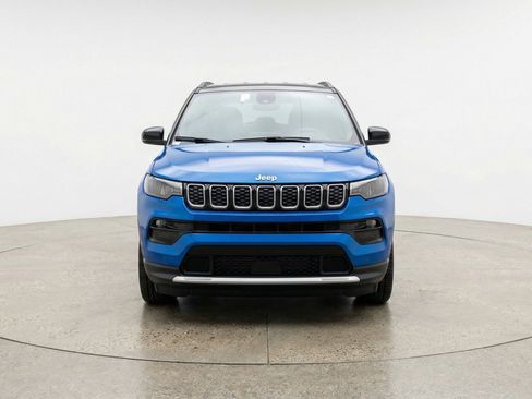 Used 2025 Jeep Compass Limited AWD/4WD image 2