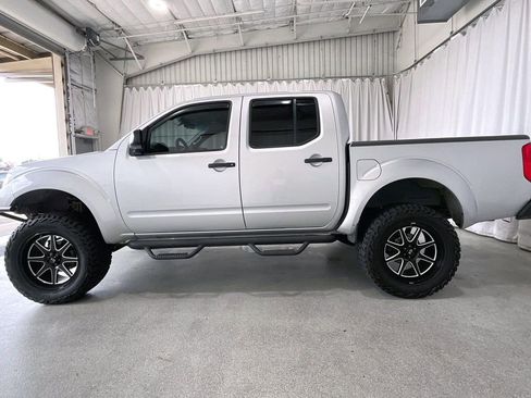 Used 2013 Nissan Frontier SV image 26