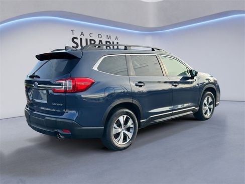 Used 2024 Subaru Ascent Premium w/ Convenience Package image 5