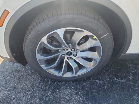 New 2026 Lincoln Aviator 2WD image 9