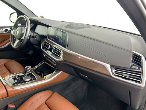 Used 2021 BMW X5 xDrive40i w/ M Sport Package image 30