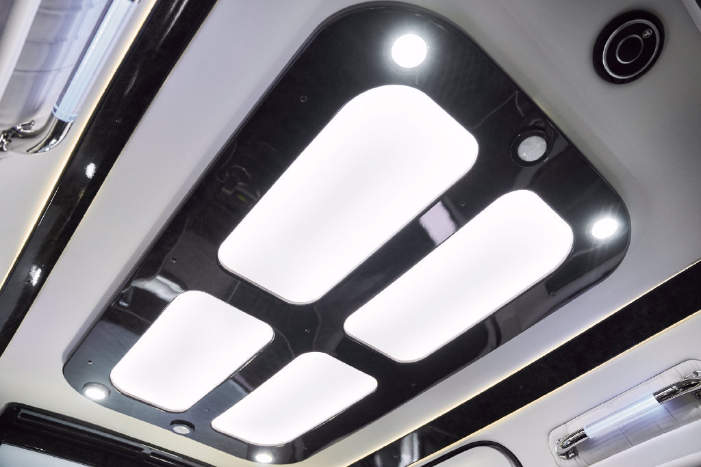 Used 2019 Mercedes-Benz Sprinter 144 image 98