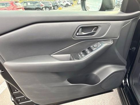 Certified 2025 Nissan Rogue S image 11