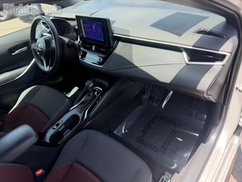 Used 2025 Toyota Corolla SE FWD image 12