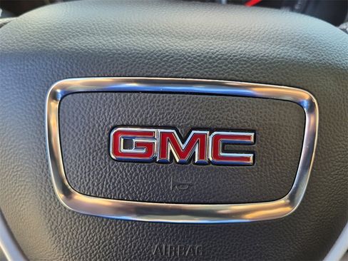 Used 2023 GMC Terrain SLE image 27