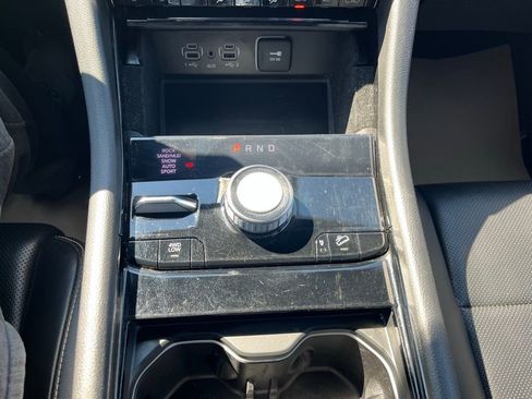 Used 2021 Jeep Grand Cherokee L Overland w/ Luxury Tech Group IV AWD/4WD image 20