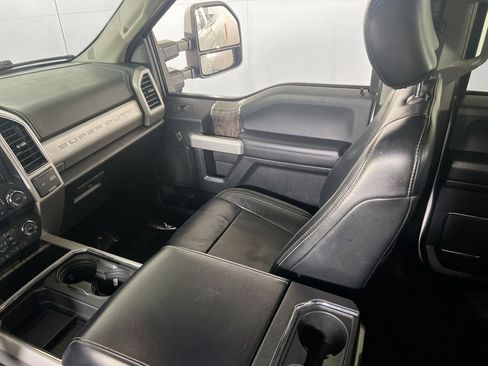 Used 2019 Ford F250 Lariat w/ Lariat Value Package image 23