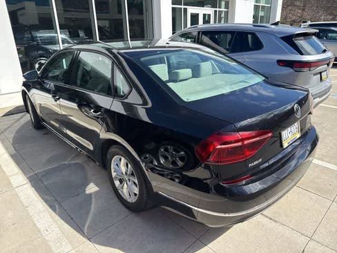 Used 2018 Volkswagen Passat 2.0T S image 7