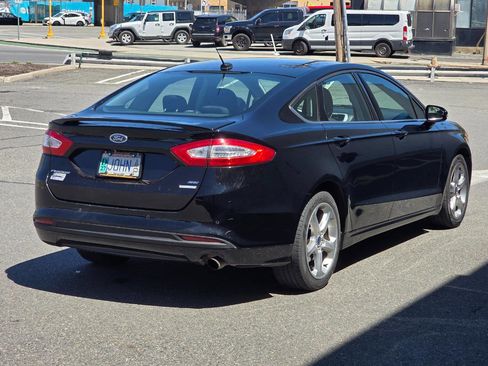 Used 2016 Ford Fusion SE FWD image 7