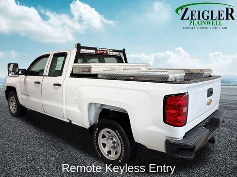 Used 2018 Chevrolet Silverado 1500 W/T w/ Trailering Package AWD/4WD image 6