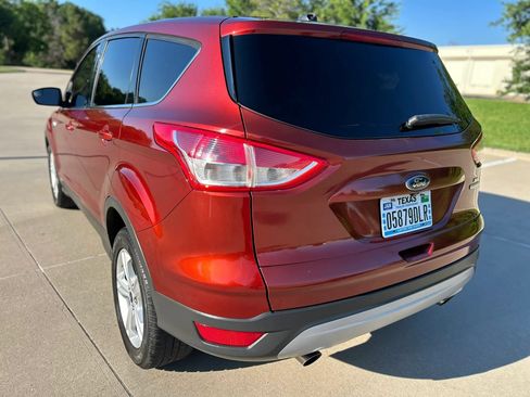Used 2017 Ford Escape SE FWD image 8