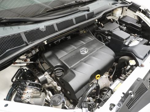 Used 2011 Toyota Sienna Limited w/ Premium Pkg image 11