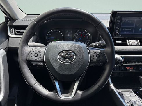 Used 2021 Toyota RAV4 XLE Premium AWD/4WD image 19