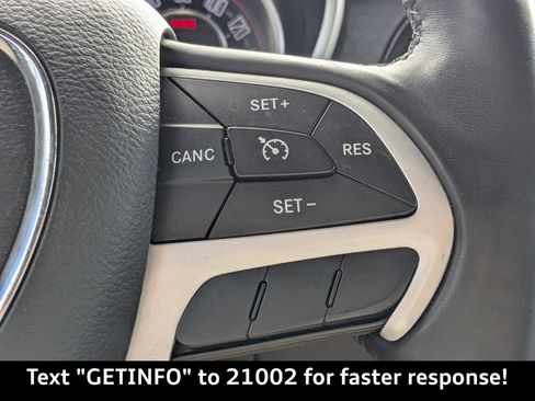 Used 2015 Dodge Challenger R/T Plus image 30