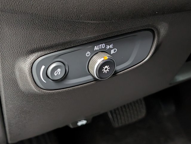 Certified 2024 Chevrolet Equinox RS FWD image 15