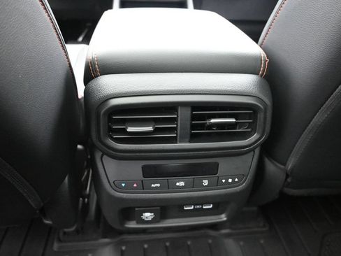Used 2023 Honda Pilot TrailSport image 14