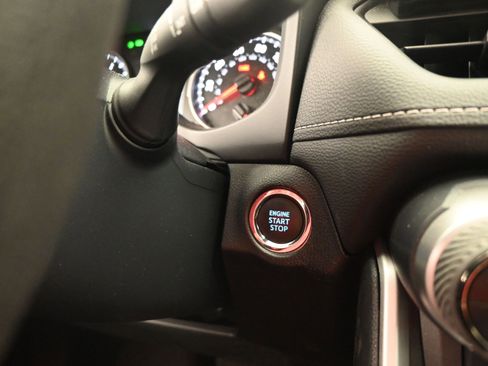 Used 2022 Toyota RAV4 XLE FWD image 17