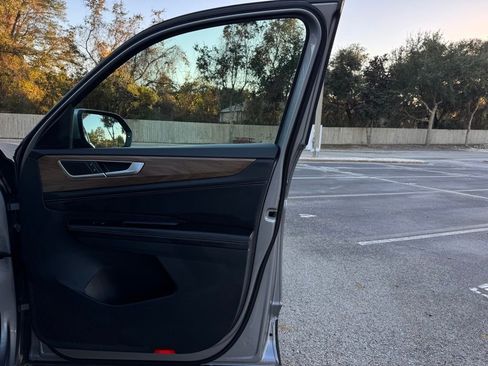 Used 2024 Volkswagen Atlas SE image 34