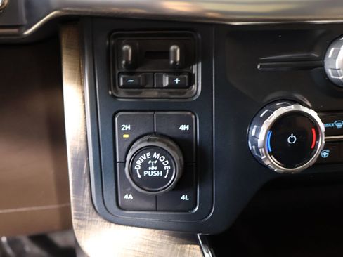 Used 2025 Ford F150 King Ranch w/ FX4 Off-Road Package image 9