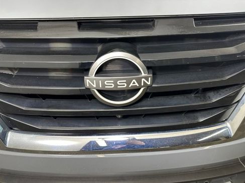 Used 2022 Nissan Pathfinder Platinum image 9