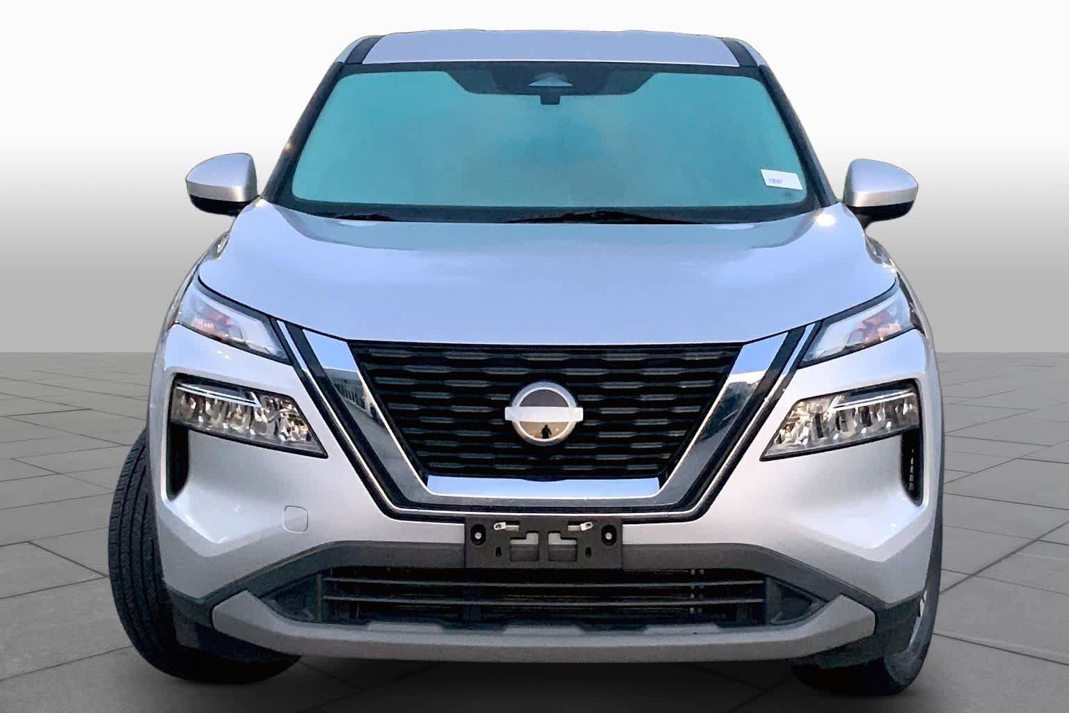 Used 2023 Nissan Rogue SV AWD/4WD image 4