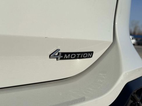 New 2026 Volkswagen Tiguan SE R-Line image 4