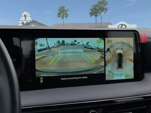 Used 2025 Nissan Kicks SR FWD image 19