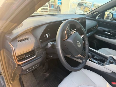 Used 2026 Toyota Grand Highlander AWD Hybrid image 16