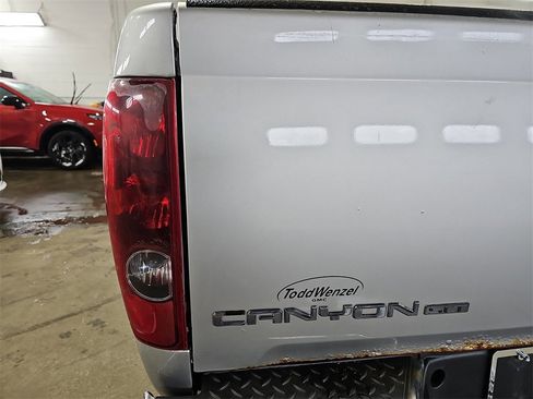 Used 2010 GMC Canyon SLT image 35