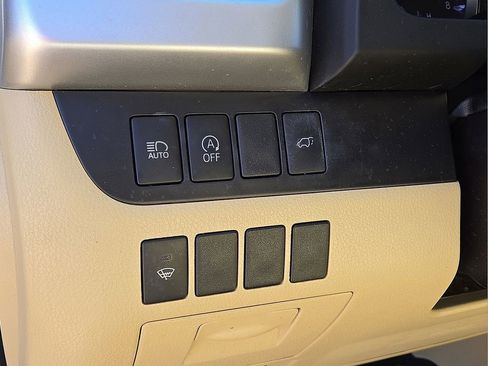 Used 2018 Toyota Highlander XLE image 26