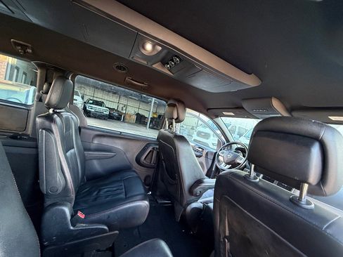 Used 2019 Dodge Grand Caravan GT image 19