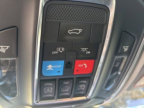 Used 2021 Jeep Grand Cherokee L Limited AWD/4WD image 20