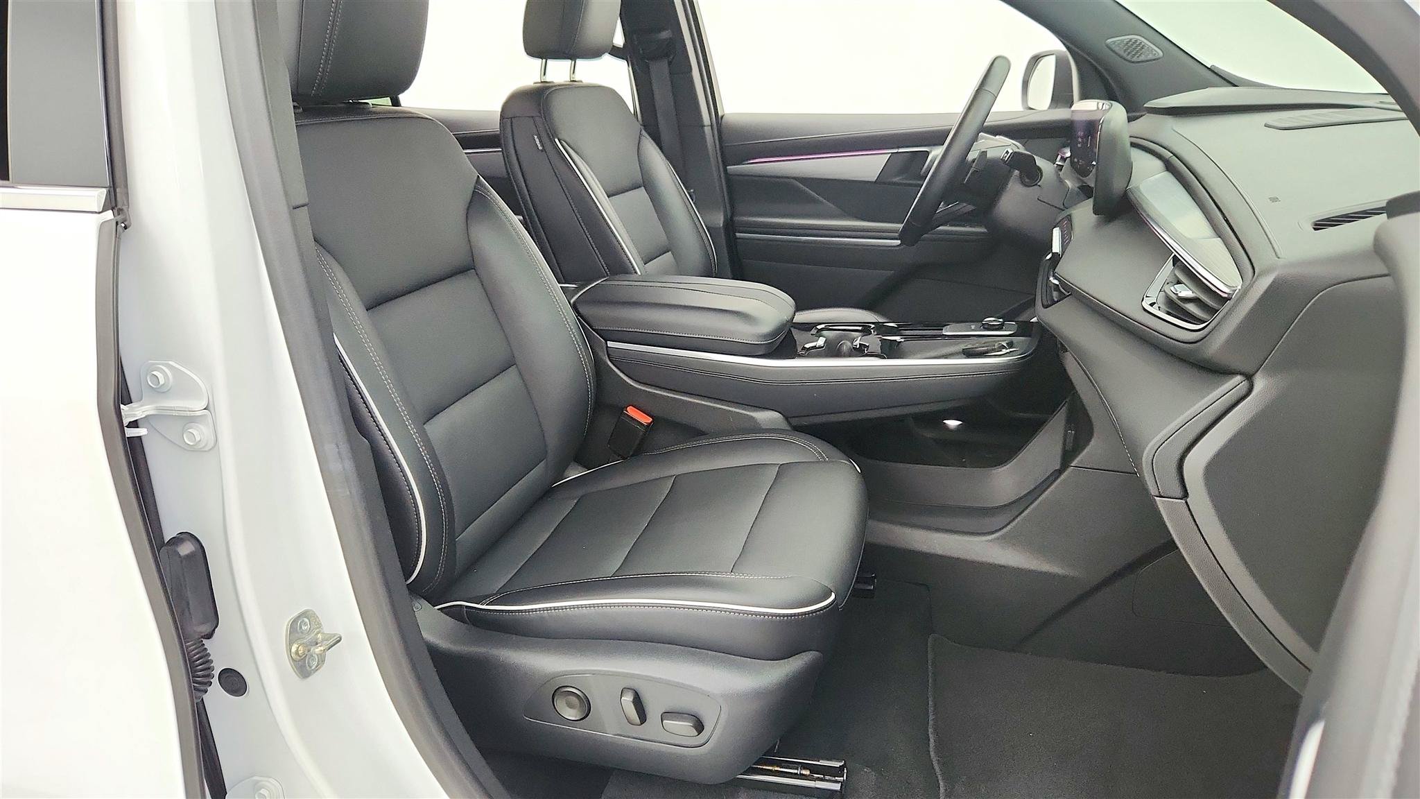 Used 2025 Buick Enclave Preferred FWD image 19