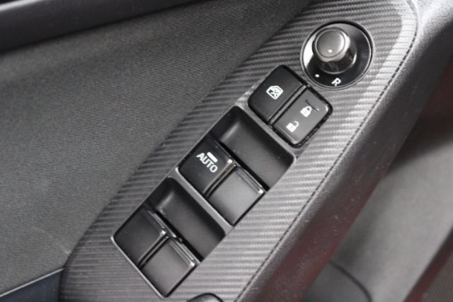 Used 2015 MAZDA MAZDA3 i Sport FWD image 10