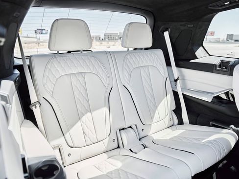Used 2023 BMW ALPINA XB7 AWD/4WD image 48