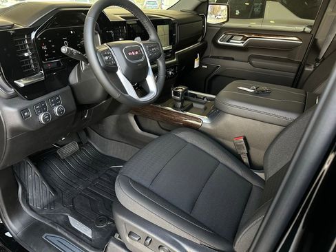 New 2026 GMC Sierra 1500 Elevation image 8