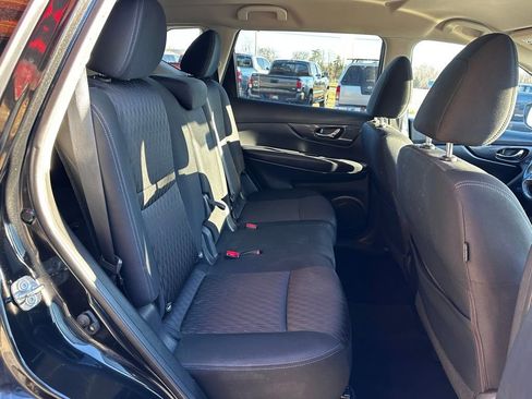 Used 2018 Nissan Rogue SV w/ Premium Package image 31
