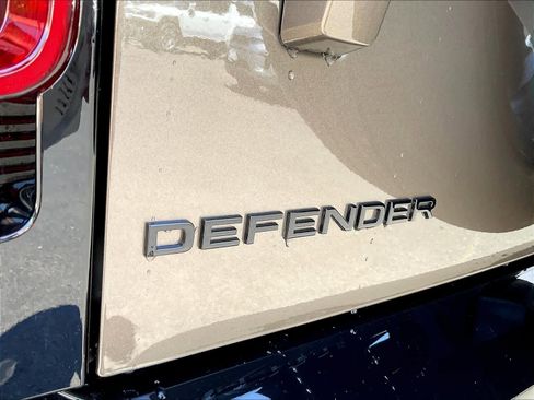 New 2025 Land Rover Defender 110 X-Dynamic SE image 26