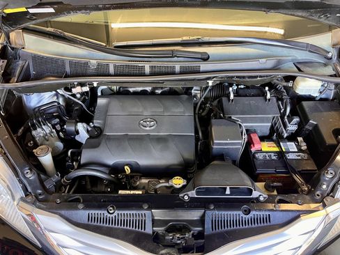 Used 2013 Toyota Sienna Limited w/ Premium Pkg image 20