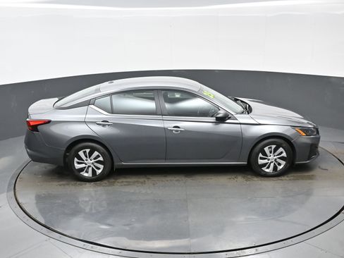Used 2025 Nissan Altima 2.5 S image 37
