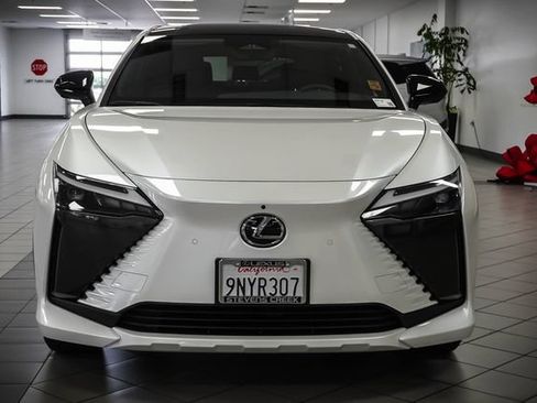 Certified 2024 Lexus RZ 300e Premium w/ Accessory Package (Z1) FWD image 4
